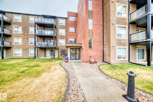 102 13907 136 Street Nw, Edmonton, AB - Outdoor With Facade
