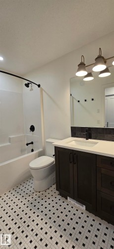 5706 43A Street, Vegreville, AB - Indoor Photo Showing Bathroom