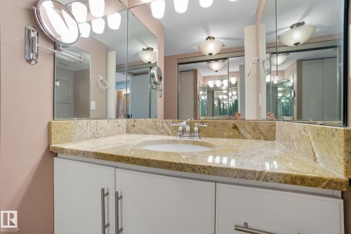 1602 12303 Jasper Avenue Nw, Edmonton, AB - Indoor Photo Showing Bathroom