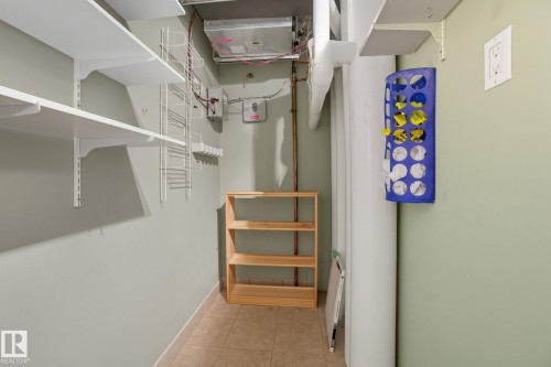 1602 12303 Jasper Avenue Nw, Edmonton, AB - Indoor