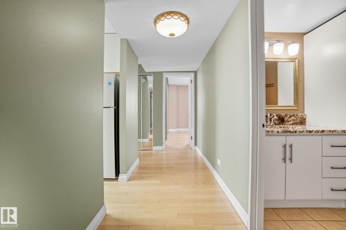 1602 12303 Jasper Avenue Nw, Edmonton, AB - Indoor Photo Showing Other Room
