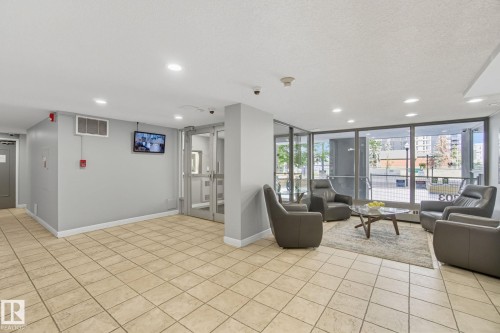 1602 12303 Jasper Avenue Nw, Edmonton, AB - Indoor