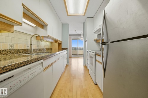 1602 12303 Jasper Avenue Nw, Edmonton, AB - Indoor Photo Showing Kitchen