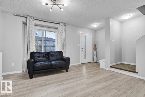 1248 Rosenthal Boulevard, Edmonton, AB - Indoor Photo Showing Living Room