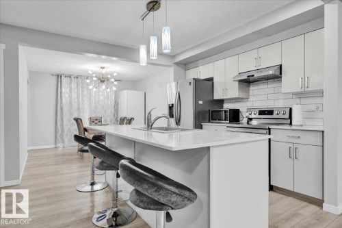 1248 Rosenthal Boulevard, Edmonton, AB - Indoor Photo Showing Kitchen With Upgraded Kitchen