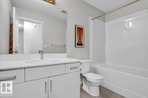 1248 Rosenthal Boulevard, Edmonton, AB - Indoor Photo Showing Bathroom