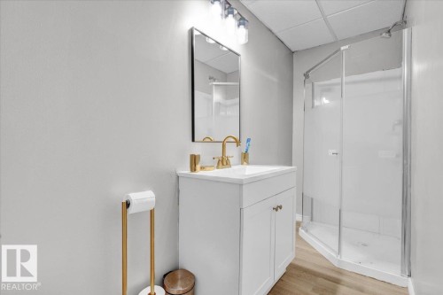 1248 Rosenthal Boulevard, Edmonton, AB - Indoor Photo Showing Bathroom