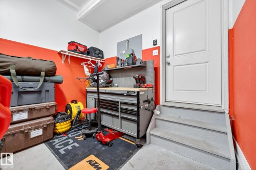 15 17832 78 Street, Edmonton, AB - Indoor