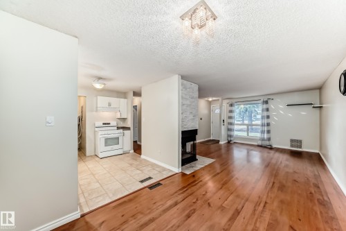 1126 Saddleback Road, Edmonton, AB - Indoor