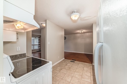 1126 Saddleback Road, Edmonton, AB - Indoor