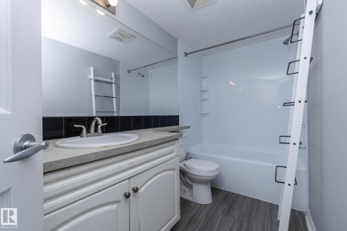 1 150 Edwards Drive, Edmonton, AB - Indoor Photo Showing Bathroom