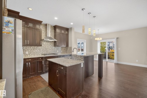 3642 Claxton Place, Edmonton, AB - Indoor Photo Showing Kitchen With Upgraded Kitchen