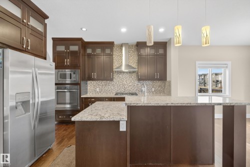 3642 Claxton Place, Edmonton, AB - Indoor Photo Showing Kitchen With Upgraded Kitchen