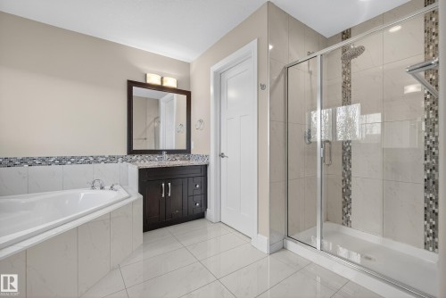 3642 Claxton Place, Edmonton, AB - Indoor Photo Showing Bathroom