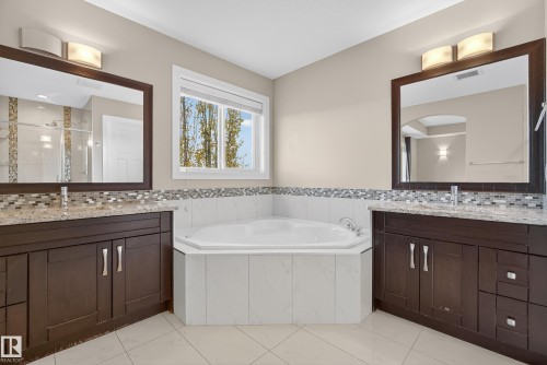 3642 Claxton Place, Edmonton, AB - Indoor Photo Showing Bathroom