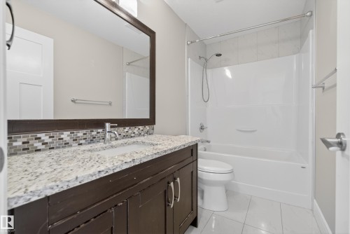 3642 Claxton Place, Edmonton, AB - Indoor Photo Showing Bathroom