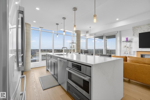 602 14105 West Block Drive, Edmonton, AB - Indoor Photo Showing Kitchen With Upgraded Kitchen