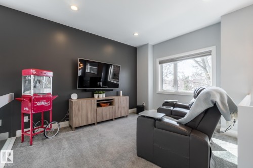 10936 71 Avenue, Edmonton, AB - Indoor