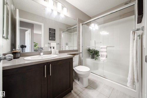 8409 24 Avenue, Edmonton, AB - Indoor Photo Showing Bathroom
