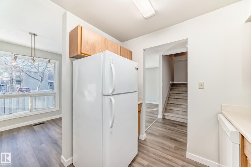 9 4610 17 Avenue, Edmonton, AB - Indoor