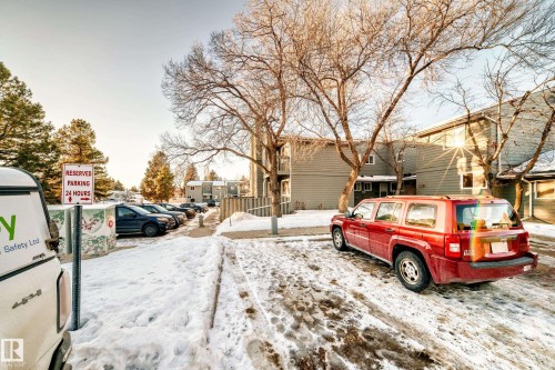 9 4610 17 Avenue, Edmonton, AB - Outdoor