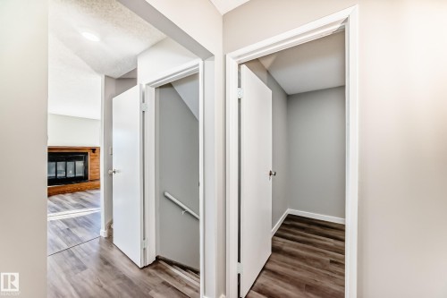 9 4610 17 Avenue, Edmonton, AB - Indoor Photo Showing Other Room