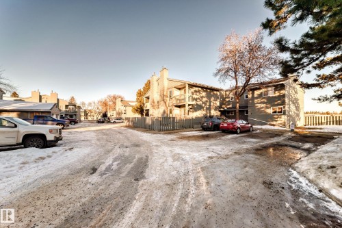 9 4610 17 Avenue, Edmonton, AB - Outdoor