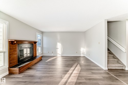 9 4610 17 Avenue, Edmonton, AB - Indoor With Fireplace