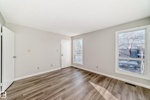 9 4610 17 Avenue, Edmonton, AB - Indoor Photo Showing Other Room