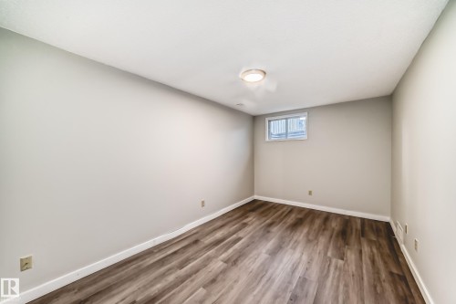 9 4610 17 Avenue, Edmonton, AB - Indoor Photo Showing Other Room