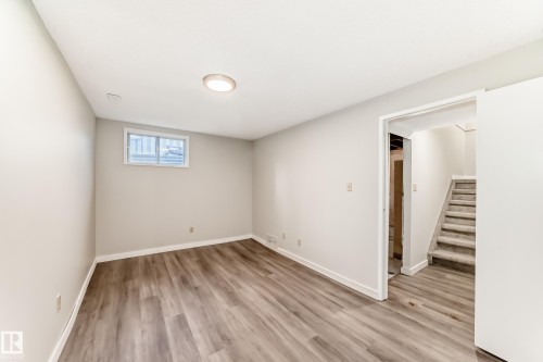 9 4610 17 Avenue, Edmonton, AB - Indoor Photo Showing Other Room