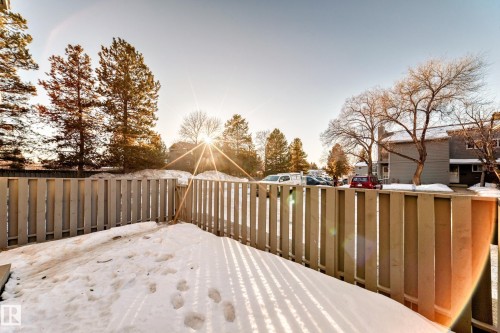 9 4610 17 Avenue, Edmonton, AB - Outdoor