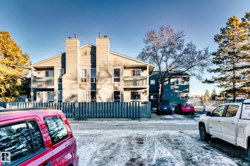 9 4610 17 Avenue, Edmonton, AB - Outdoor