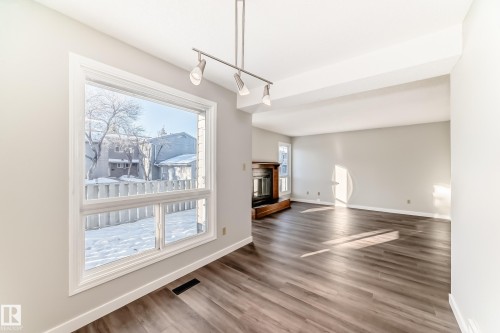 9 4610 17 Avenue, Edmonton, AB - Indoor Photo Showing Other Room