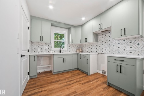 8125 84 Avenue, Edmonton, AB - Indoor Photo Showing Kitchen