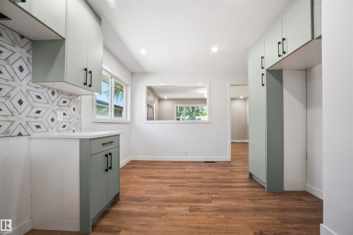 8125 84 Avenue, Edmonton, AB - Indoor