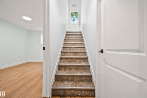 8125 84 Avenue, Edmonton, AB - Indoor Photo Showing Other Room