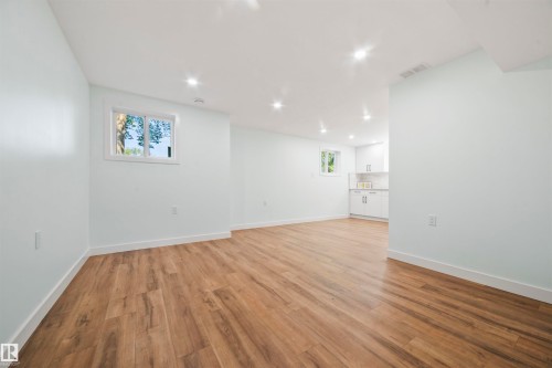 8125 84 Avenue, Edmonton, AB - Indoor Photo Showing Other Room