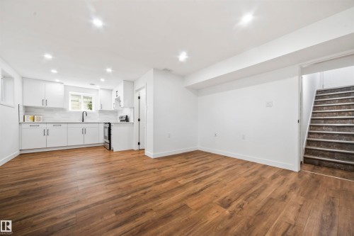 8125 84 Avenue, Edmonton, AB - Indoor Photo Showing Kitchen