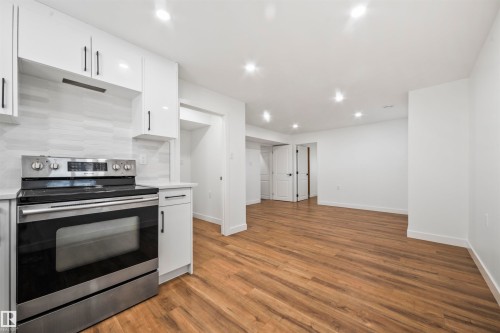 8125 84 Avenue, Edmonton, AB - Indoor Photo Showing Kitchen