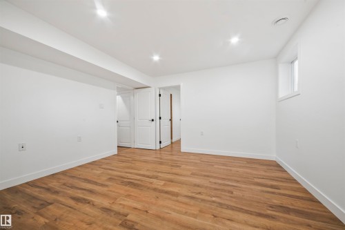 8125 84 Avenue, Edmonton, AB - Indoor Photo Showing Other Room