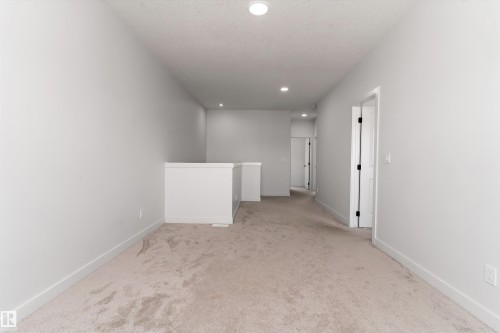 5747 Kootook Way, Edmonton, AB - Indoor Photo Showing Other Room