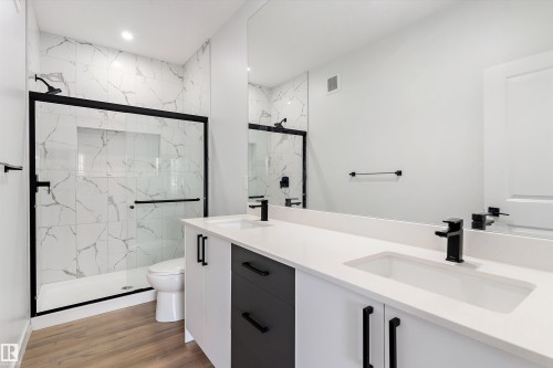 5747 Kootook Way, Edmonton, AB - Indoor Photo Showing Bathroom