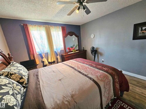 206 8930 149 Street, Edmonton, AB - Indoor Photo Showing Bedroom