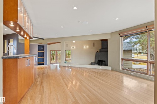 14403 83 Avenue, Edmonton, AB - Indoor Photo Showing Kitchen