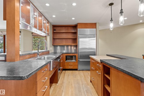14403 83 Avenue, Edmonton, AB - Indoor Photo Showing Kitchen