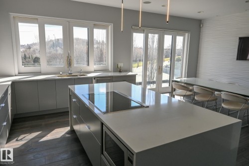 9509 99B Street, Edmonton, AB - Indoor Photo Showing Kitchen