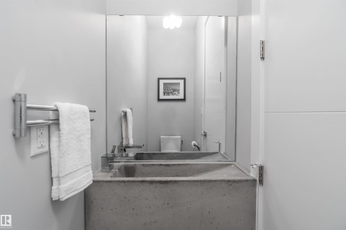 9509 99B Street, Edmonton, AB - Indoor