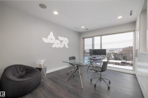 9509 99B Street, Edmonton, AB - Indoor