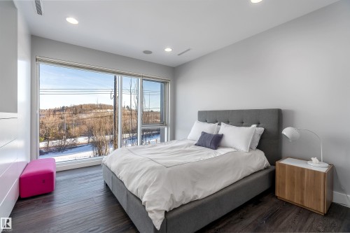 9509 99B Street, Edmonton, AB - Indoor Photo Showing Bedroom